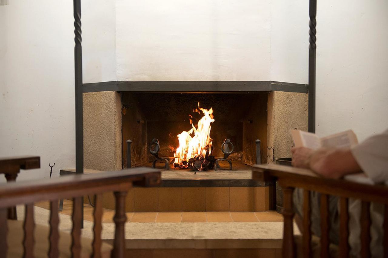 Crux Albergue Adahuesca Bagian luar foto
